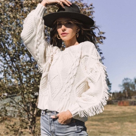 Line & Dot Jasper Fringe Sweater
Cable Knit Cropped Heavy Ivory Western BOHO - Picture 1 of 8
